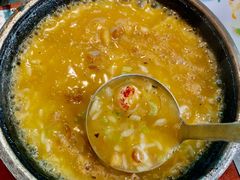 招牌小龙虾红汤泡饭-蜜桃花开·中西融合菜E&W(南长街店)