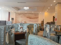 -今鲜源酒店·海鲜锅贴青岛菜(新湛路店)