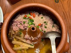 汽锅菌子肉饼-老滇山寨•云南特色菜•地方菜•民族风情歌舞表演(金碧店)