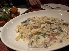 奶油培根意大利面-WOLFGANG PUCK KITCHEN & BAR(迪士尼小镇店)