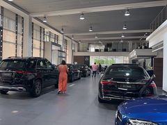 -上海星瀚奔驰4S店(红柳路店)