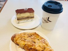 -Dough&Joe团憩(瑞虹天地月亮湾店)