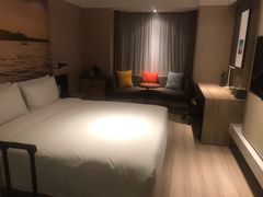 -杭州西湖湖滨银泰亚朵酒店