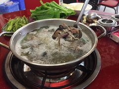 -老石黑山羊毛驴肉火锅(金凯广场店)
