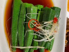 白灼秋葵-苹果树下艺术餐厅(宋庄店)