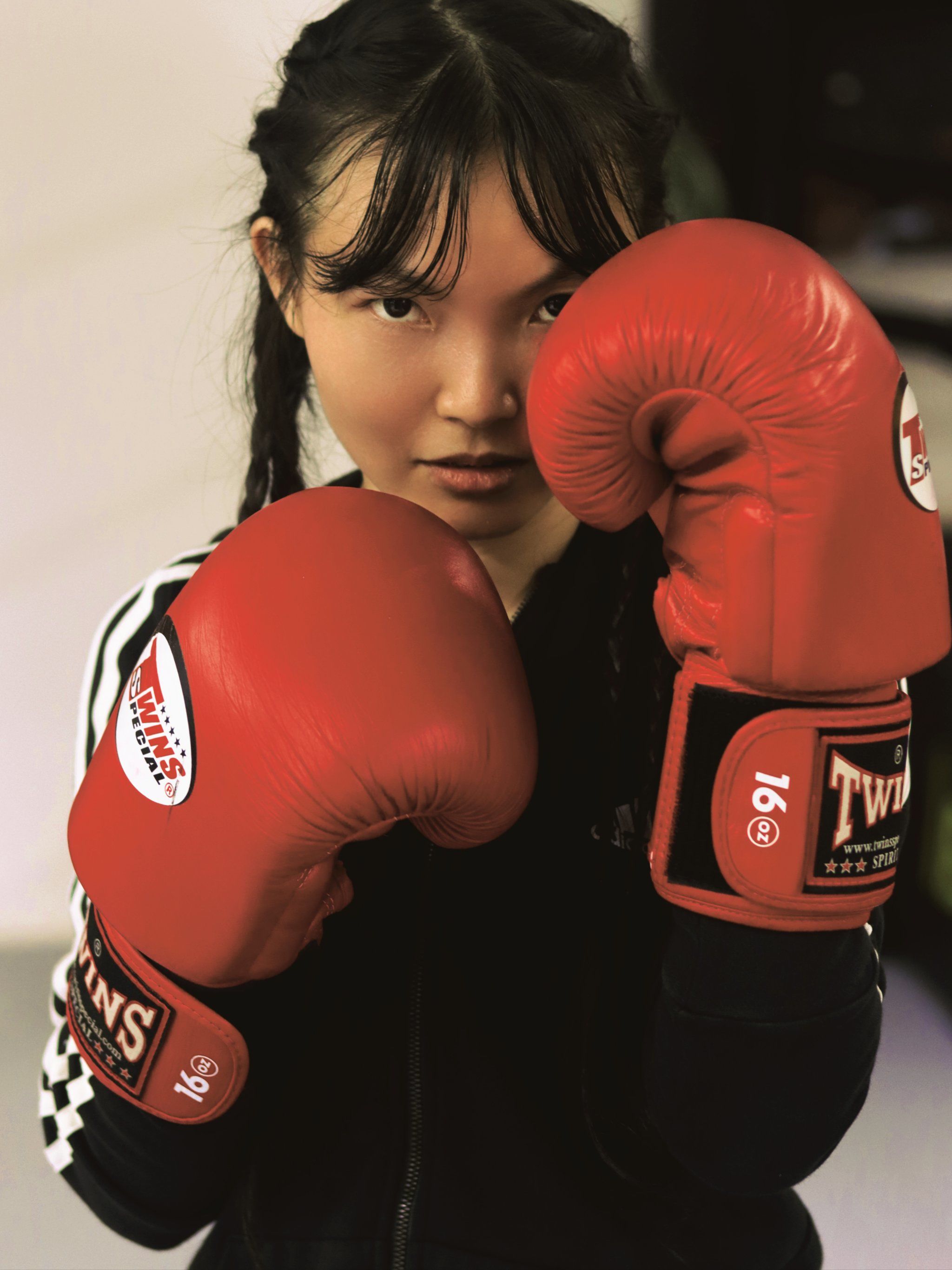 带上拳套就是拳击手