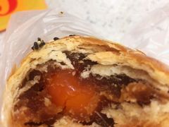 蛋黄酥-赞记龙凤礼饼(广州市二宫向群宾馆店)
