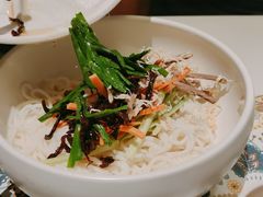 鸡丝凉米线-云海肴·汽锅鸡·云南菜(天山百盛优客店)