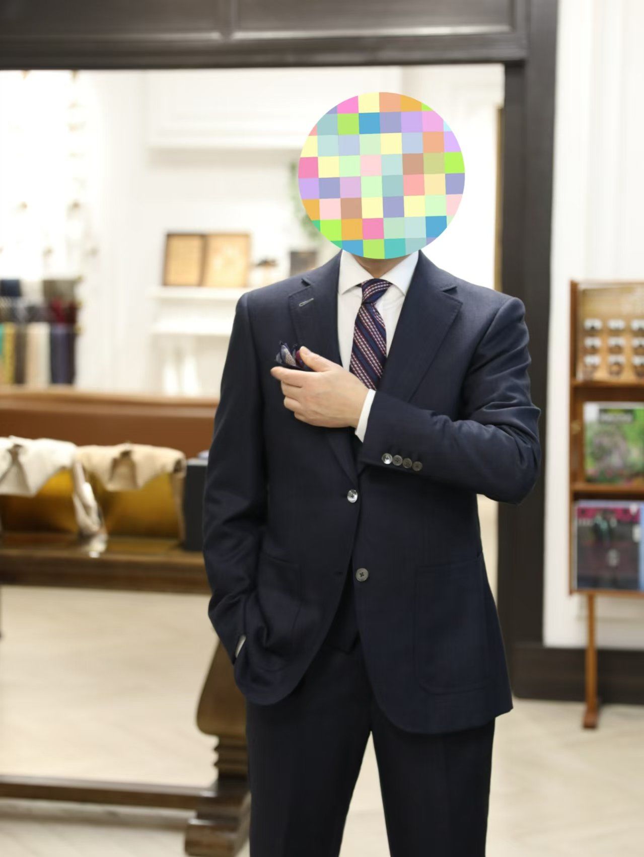 穿西装的老寿星