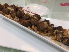 脆皮牛腩-新灿记大酒楼
