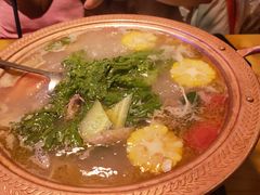 腊排骨土鸡双拼小锅-民食香·腊排骨野生菌美食(木府店)