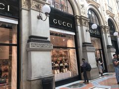 -文艺复兴百货(米兰大教堂广场店)