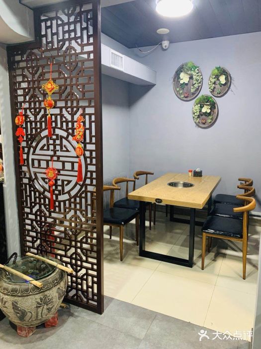 牛九铜火锅图片
