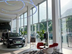 -深圳锦龙奥迪4S店(前海店)