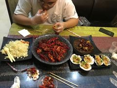 -扒虾小妹儿麻辣海鲜(宏图街店)