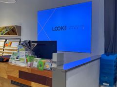 -LOOK眼镜·蔡司依视路配镜(宝山万达店)