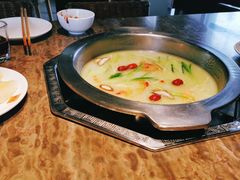 -佬土鹅肠火锅(中建大观店)