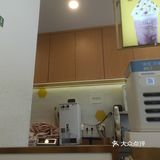 都是学生撑起来的样子，外卖也多