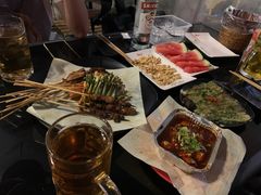 -何师烧烤·香辣蟹·川菜·30年老品牌(太古里旗舰店)