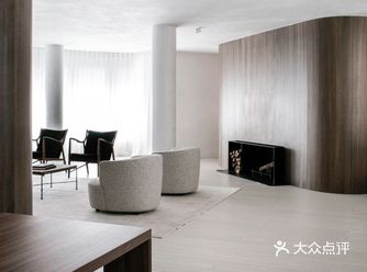 Roma House罗马是位于西班牙里昂的一座迷你住