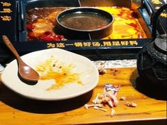 -老牌坊云南鱼豆花火锅(哈西万达店)