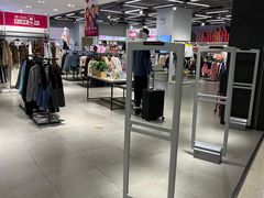 -唯品会(泽胜中央广场店)