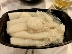 -鲜入围煮花胶鸡海鲜火锅