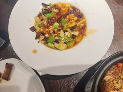 -丽华园·武汉地标楚菜餐厅(青山江滩店)