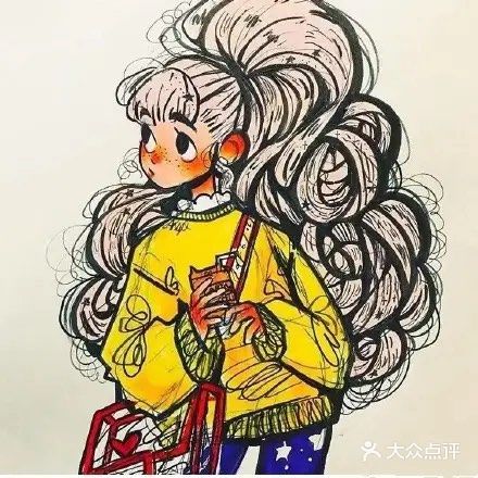 海藻般浓密的长发微微卷起🌈