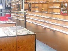 -罗伯特眼镜·蔡司官方授权(罗湖国贸店)