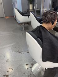 -艺格造型染发烫发