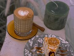 -浮漫咖啡(镜湖万达广场店)