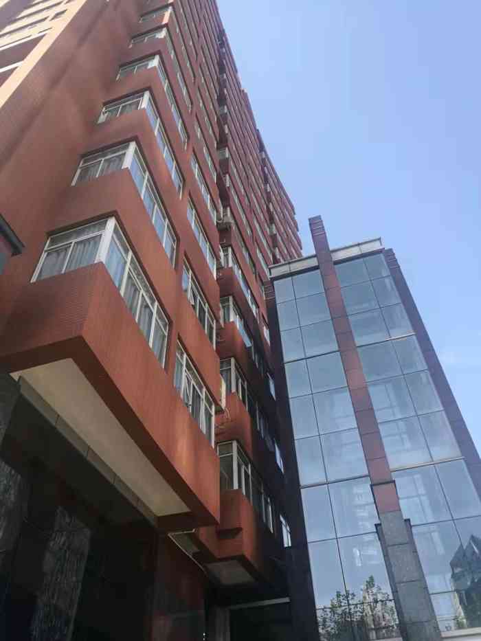 应氏大厦-"上次过来这幢楼里培训,所以对这幢步行街后.