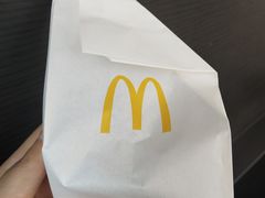 黑黑好巧三角派-麦当劳(花桥得来速店)
