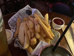-Hooley's活利仕西餐厅(珠江新城店)