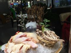 -洪氏嗨捞·猪肚鸡火锅(阳光天地店)