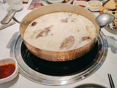 -洪氏嗨捞·广东猪肚鸡·椰子鸡火锅(西咸万象城店)