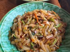 -包整·丝娃娃(一览甲秀楼风景店)