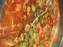 -野山舂·贵州现舂酸汤火锅(鸿通城店)