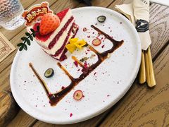 -Mark&Mars Restaurant