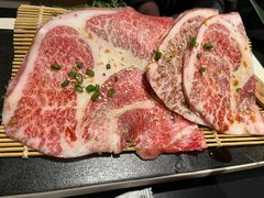 -山川小町·极番烧肉(新地假日广场店)