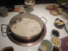 -洪氏嗨捞·猪肚鸡火锅(阳光天地店)