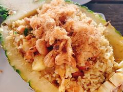 -Green Tree Rest. & Pub