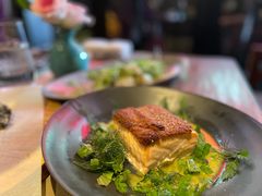 牛肝菌裹三文鱼-Carbon莫卡哆·意大利复古集市餐厅(杭州大厦店)