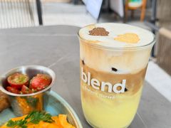 姜黄浮云拿铁-blend咖啡部落(卓悦中心店)
