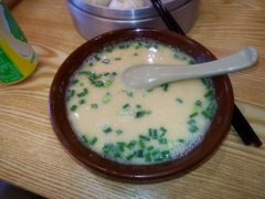 吃完心里美滋滋的咸豆浆-桐香园小笼包(百井坊巷店)