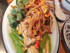 -山河屯铁锅炖· 东北菜·特色鲜鹅锅(开发区一店)
