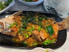 炸酸辣鲈鱼-Kub Kao Kub Pla (Terminal21)