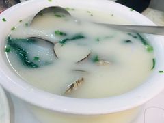 -鹏城人家海鲜酒家·23年老字号(较场尾店)