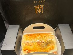 -白蘭BLANK(杭州湖滨银泰in77C区店)